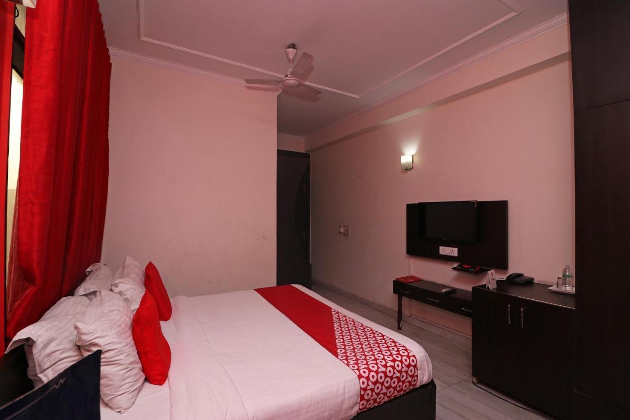 Oyo Flagship 74392 Hotel Mahesh Residency Hyderabad Esterno foto
