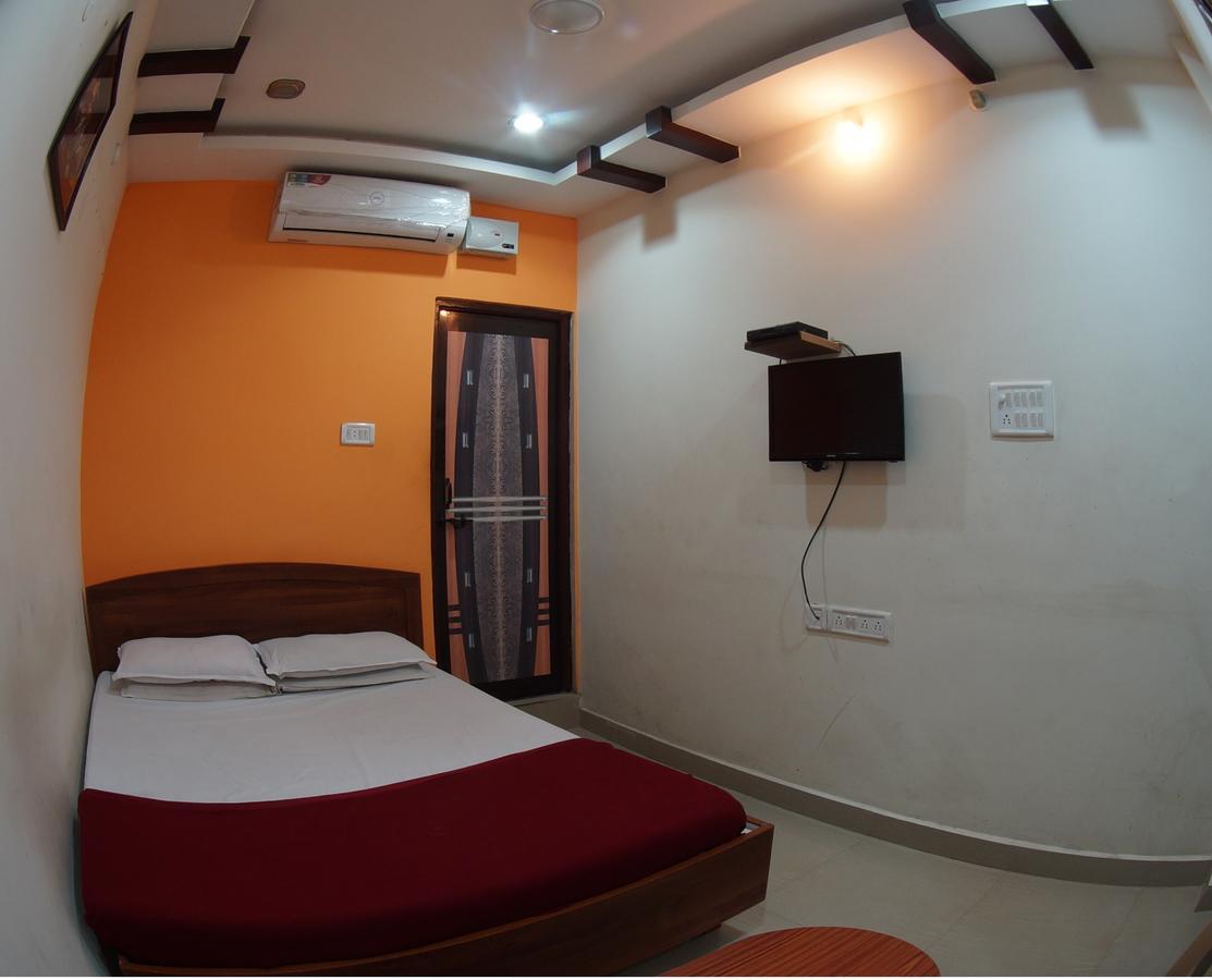 Oyo Flagship 74392 Hotel Mahesh Residency Hyderabad Esterno foto